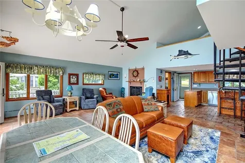 1680 H Drift Road Westport MA 02790