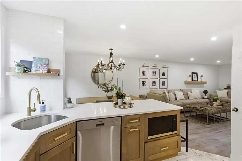 435 Scituate Avenue Cranston RI 02921