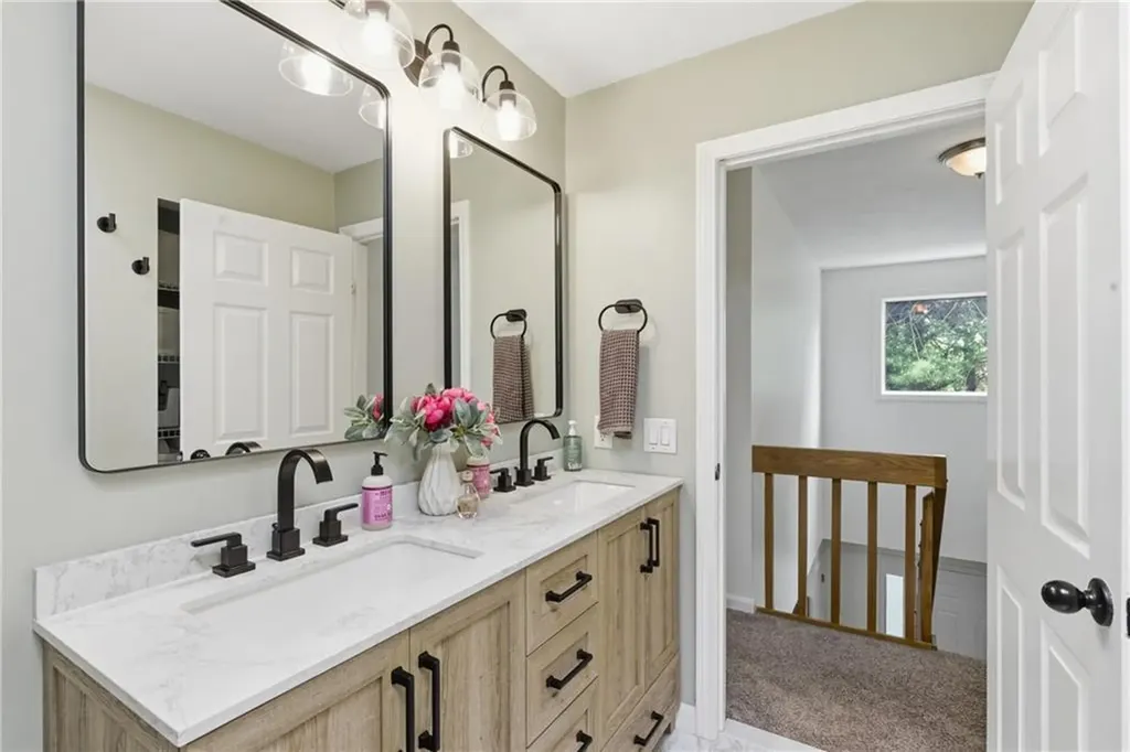 435 Scituate Avenue Cranston RI 02921