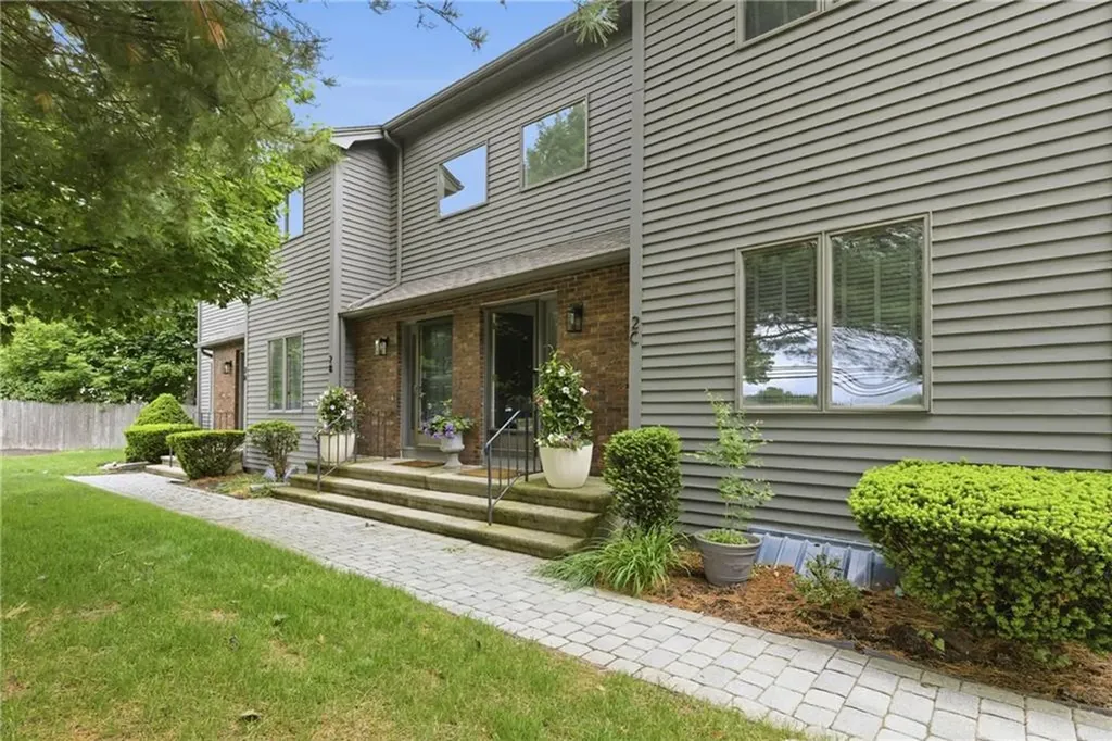 435 Scituate Avenue Cranston RI 02921