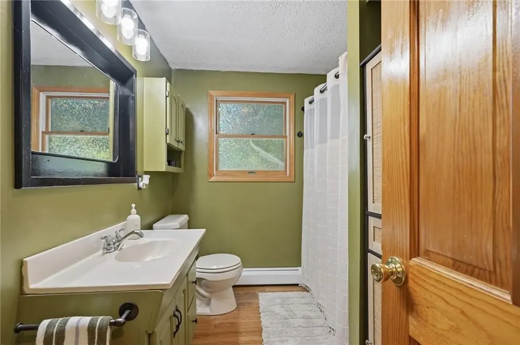 27 Royal Avenue Cranston RI 02920
