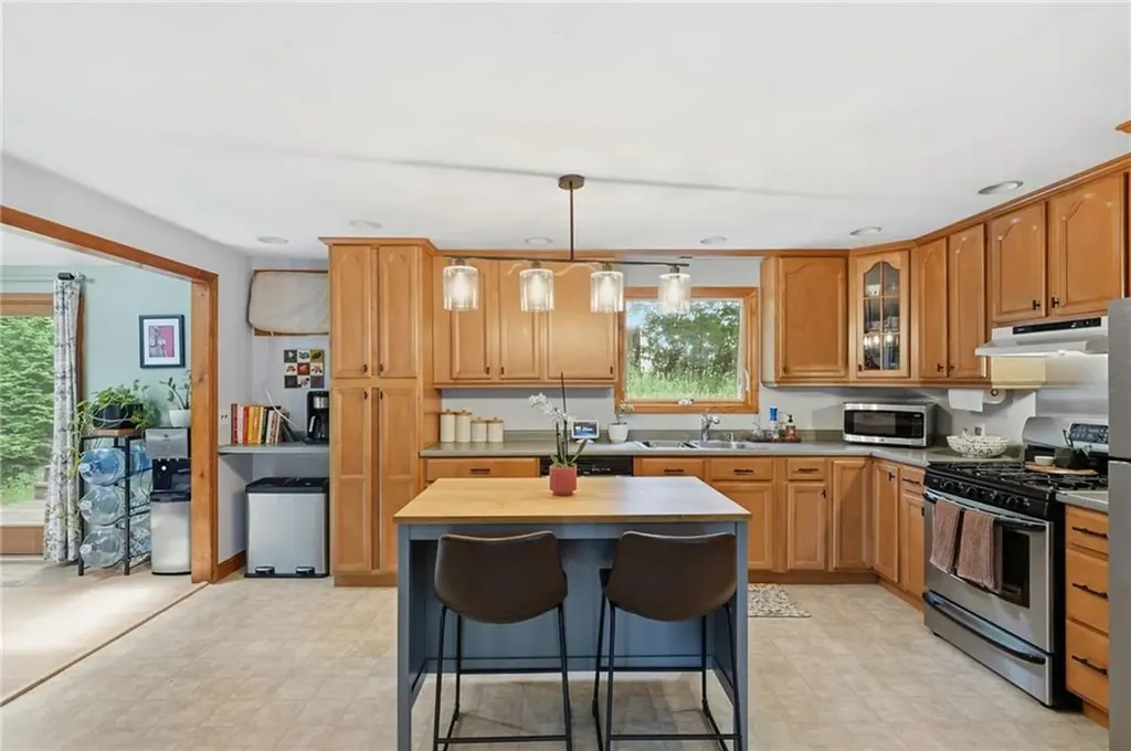 27 Royal Avenue Cranston RI 02920