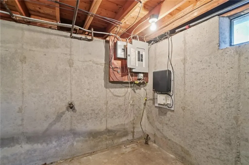 119 121 Rounds Avenue East Providence RI 02915