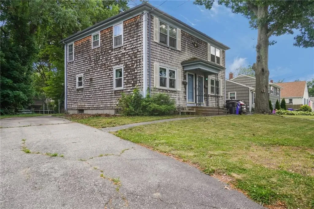 119 121 Rounds Avenue East Providence RI 02915