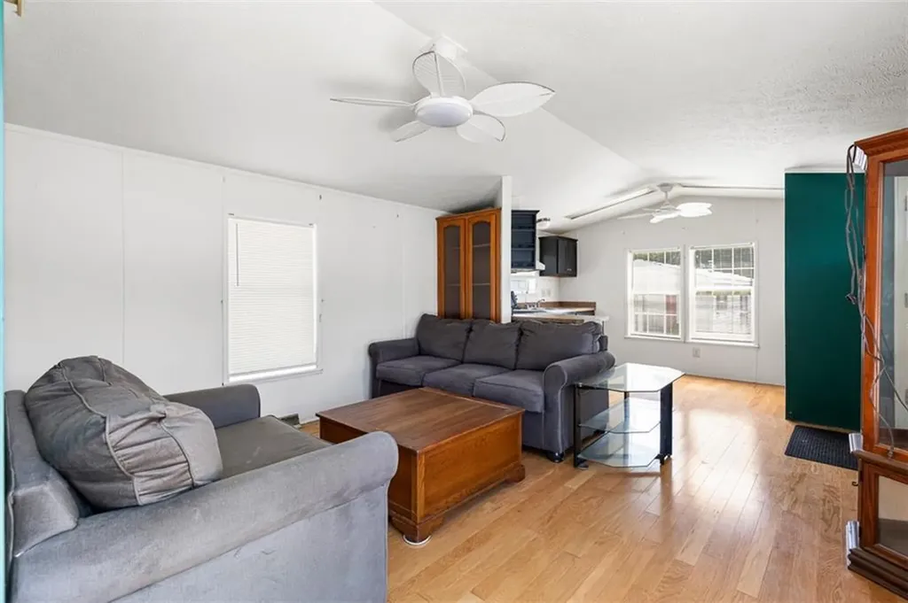 27 Woodward Road, 40 Lincoln RI 02865