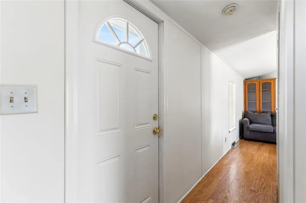 27 Woodward Road, 40 Lincoln RI 02865