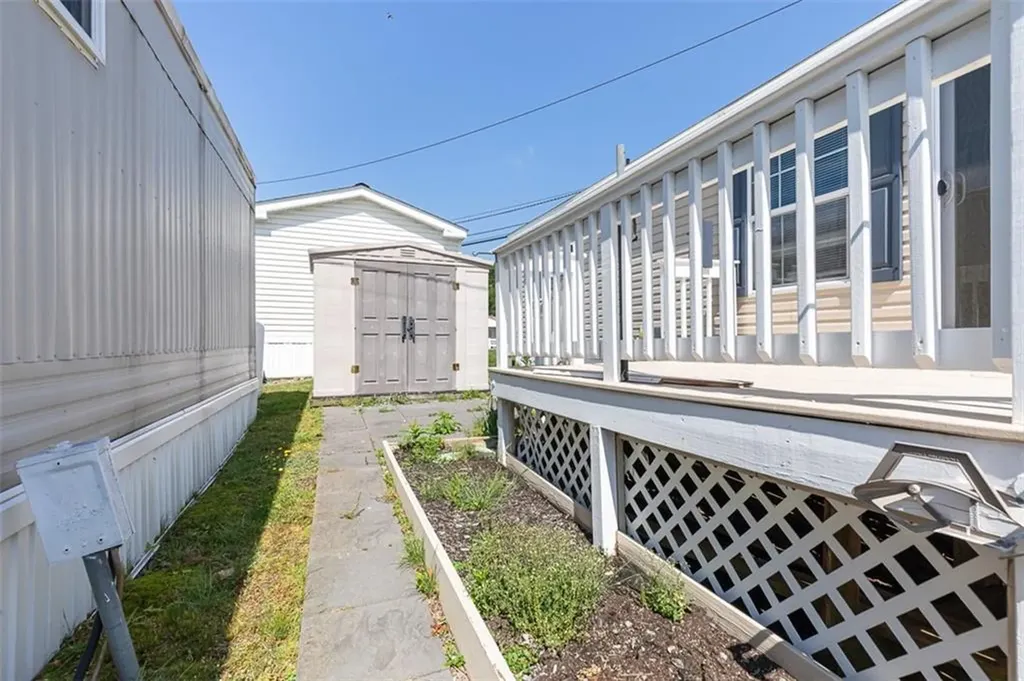 27 Woodward Road, 40 Lincoln RI 02865