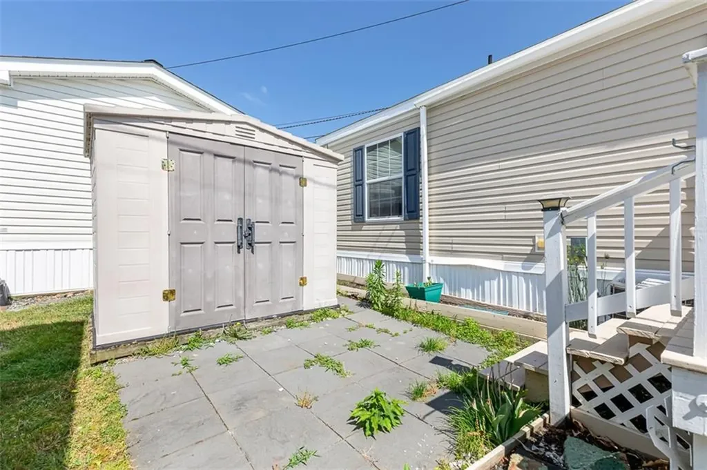 27 Woodward Road, 40 Lincoln RI 02865