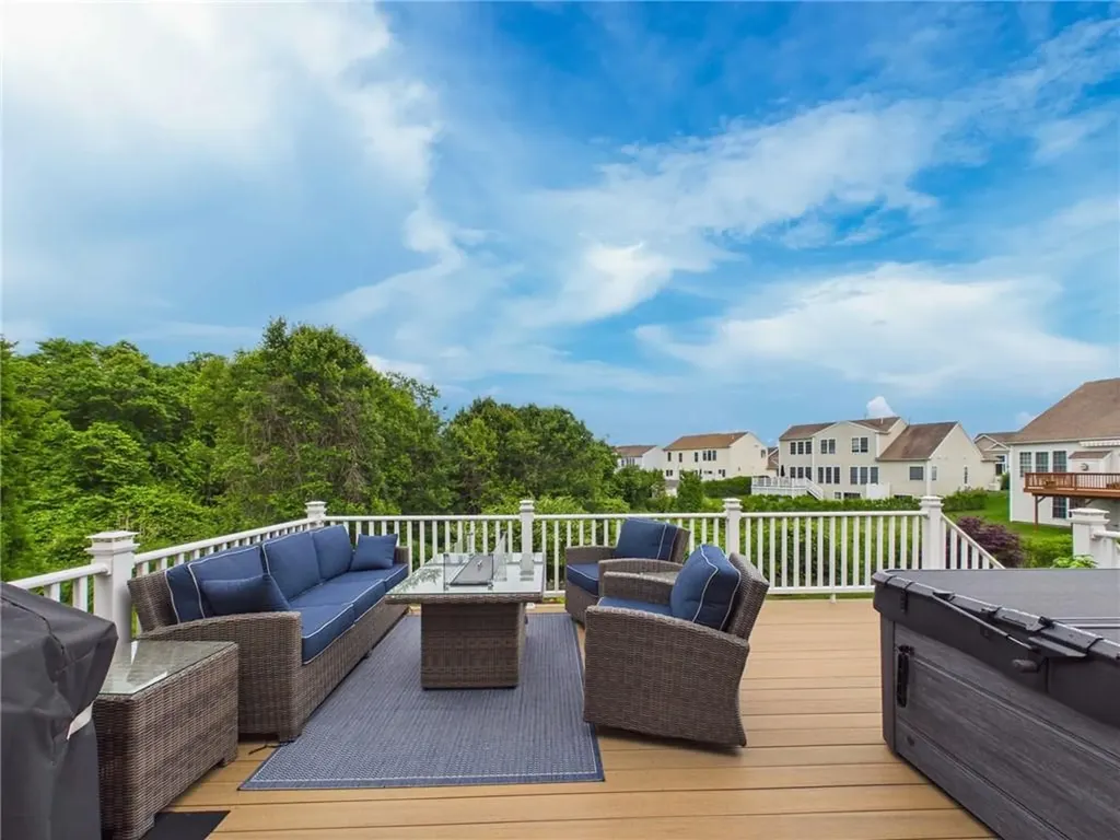 11 Starboard Terrace Narragansett RI 02882