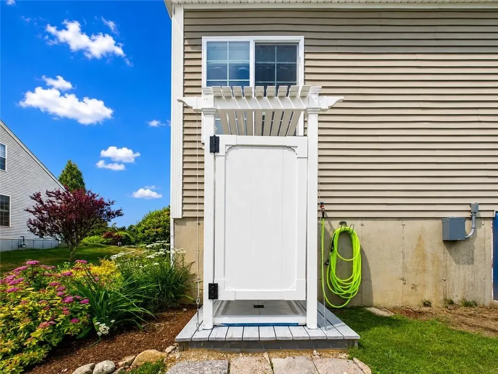11 Starboard Terrace Narragansett RI 02882