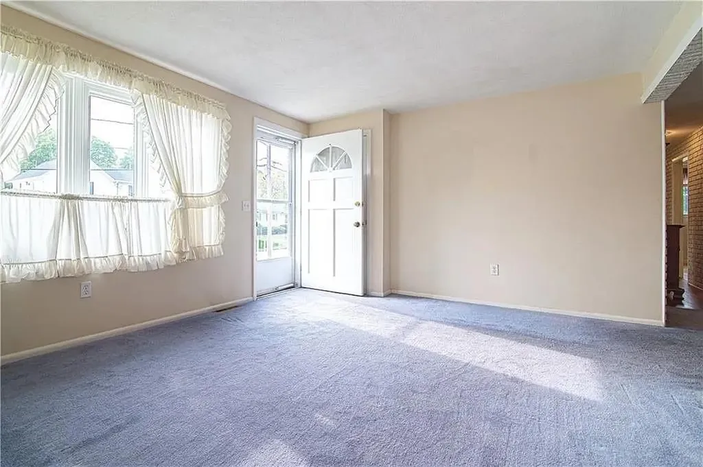 130 Kerri Lyn Road Warwick RI 02889