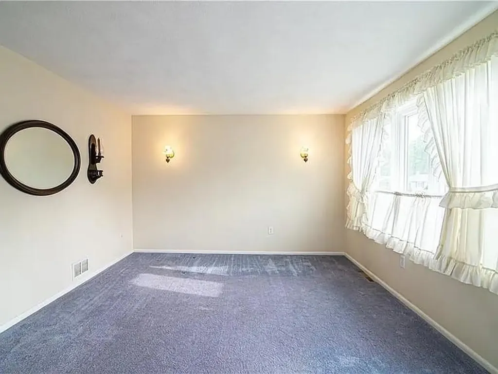 130 Kerri Lyn Road Warwick RI 02889