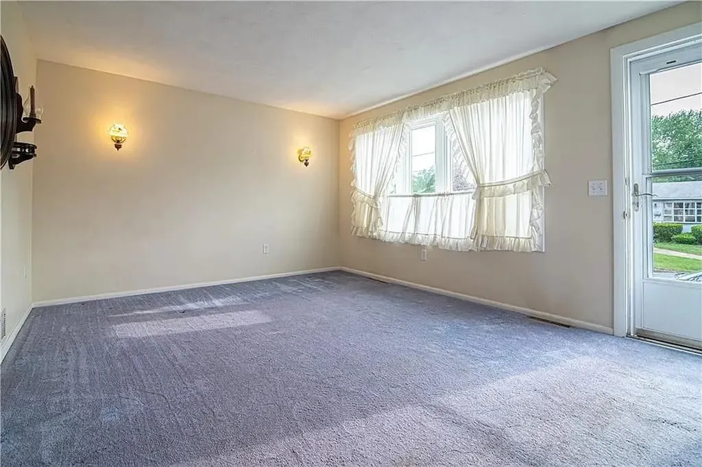 130 Kerri Lyn Road Warwick RI 02889