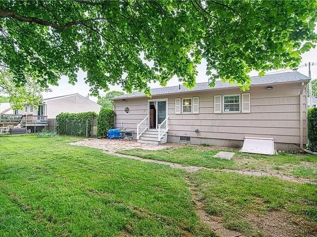 130 Kerri Lyn Road Warwick RI 02889