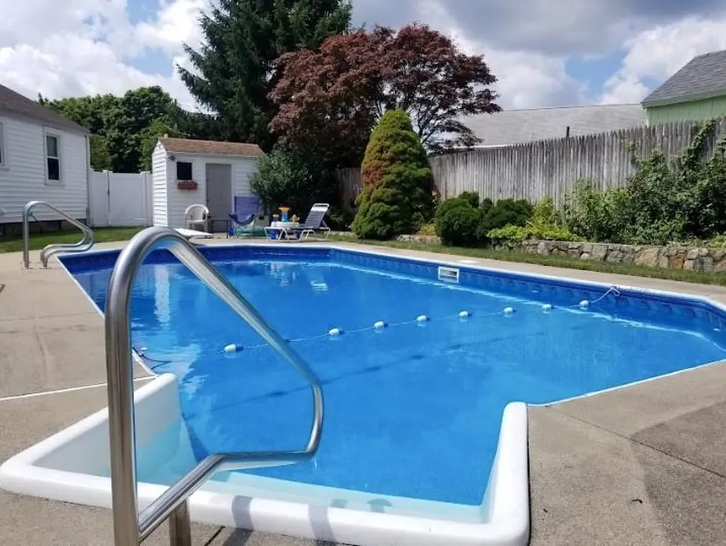 52 Elm Drive Cranston RI 02920