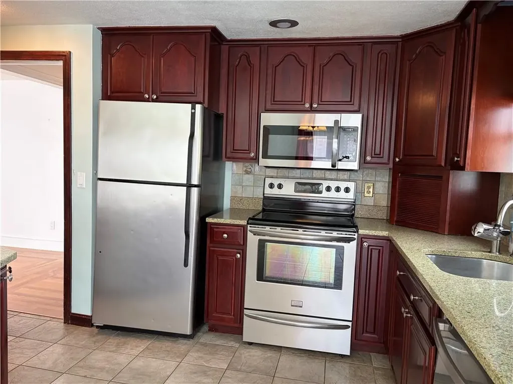 52 Elm Drive Cranston RI 02920