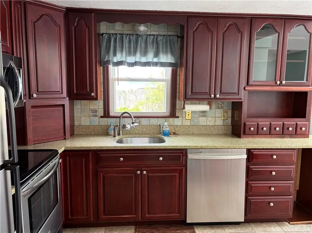 52 Elm Drive Cranston RI 02920
