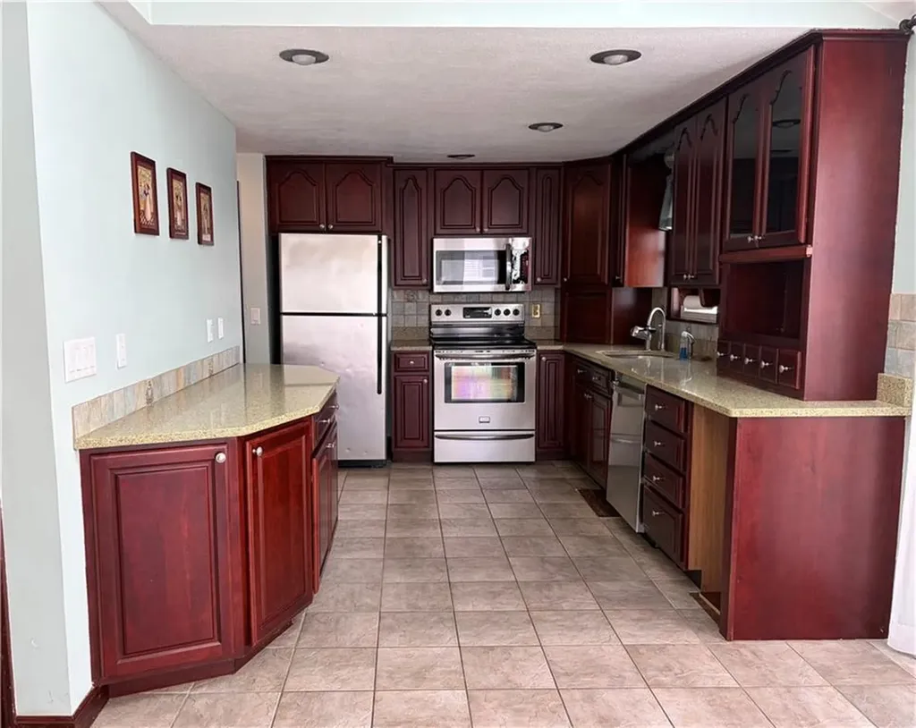 52 Elm Drive Cranston RI 02920