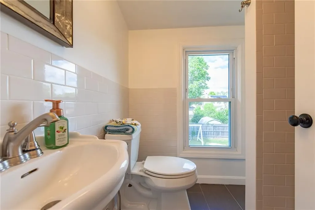 15 Gage Street Warwick RI 02889