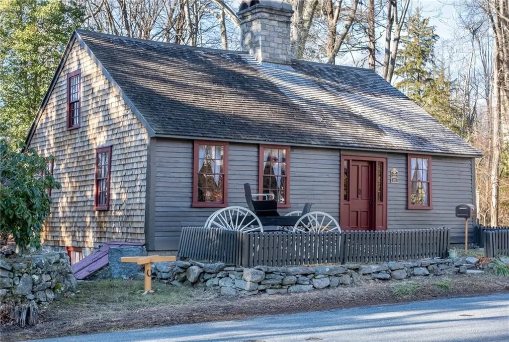 1724 South Road South Kingstown RI 02881