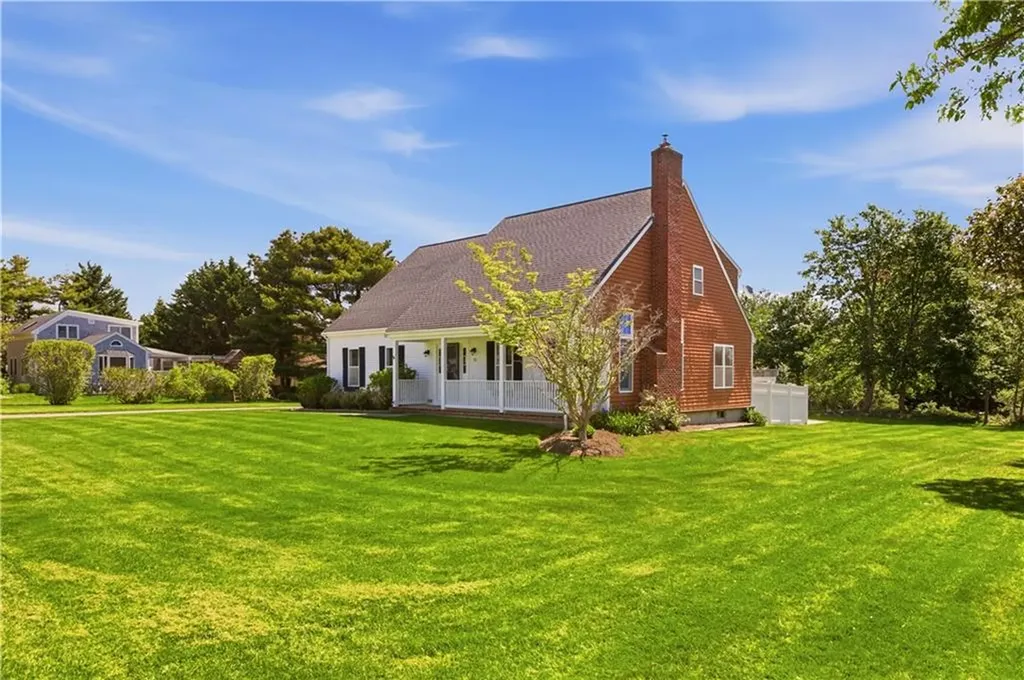 32 James Francis Terrace Middletown RI 02842