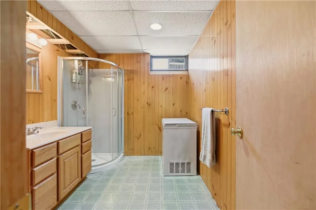 32 James Francis Terrace Middletown RI 02842