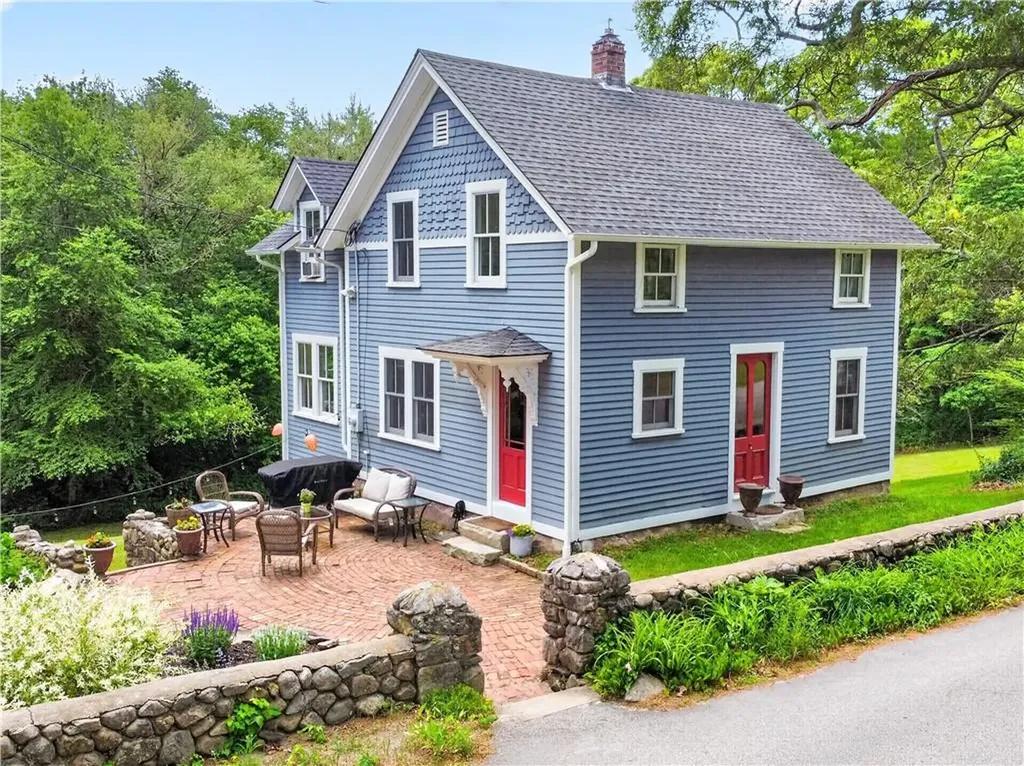 108 Oak Street Hopkinton RI 02804