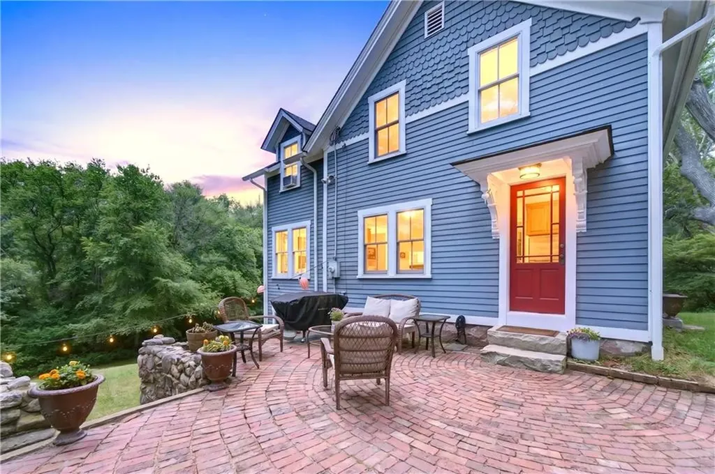 108 Oak Street Hopkinton RI 02804