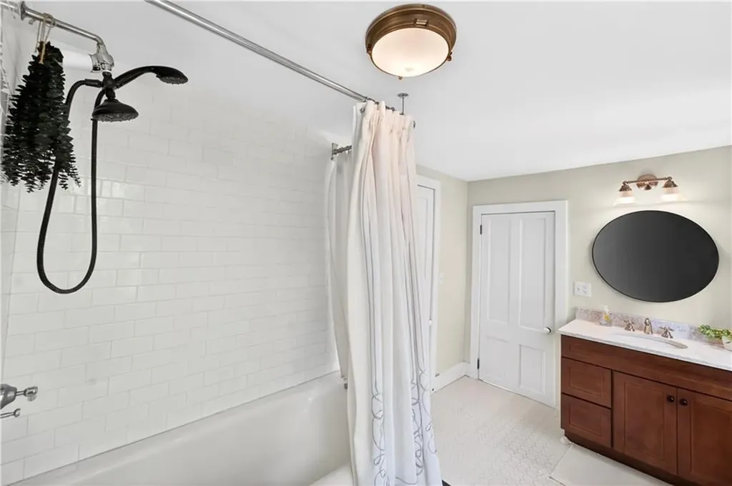 108 Oak Street Hopkinton RI 02804