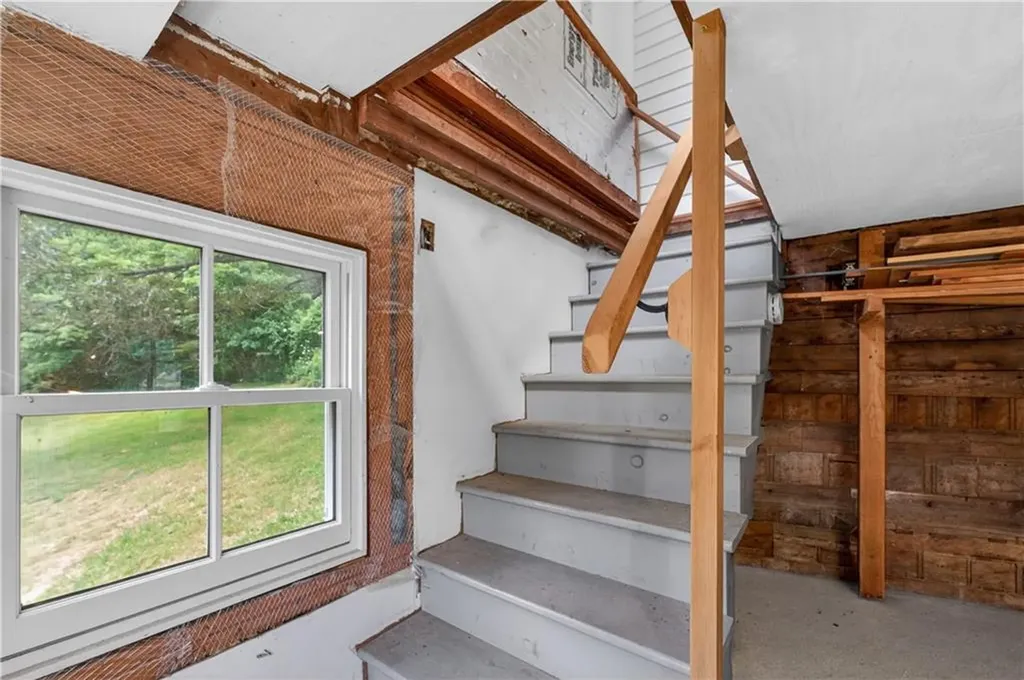 108 Oak Street Hopkinton RI 02804