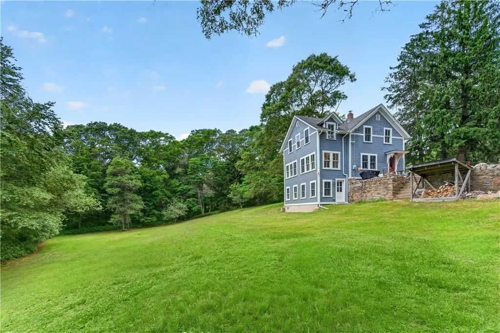 108 Oak Street Hopkinton RI 02804