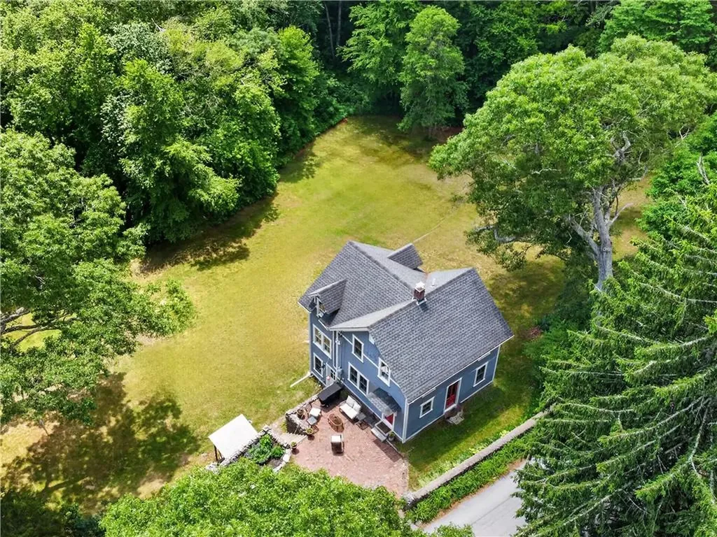 108 Oak Street Hopkinton RI 02804