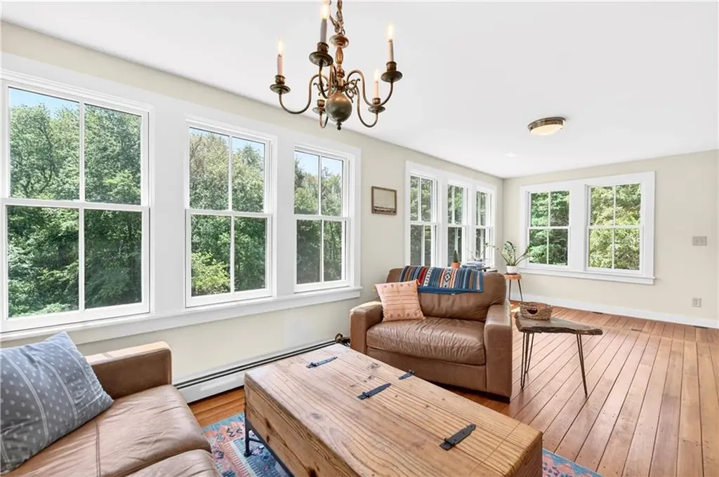 108 Oak Street Hopkinton RI 02804