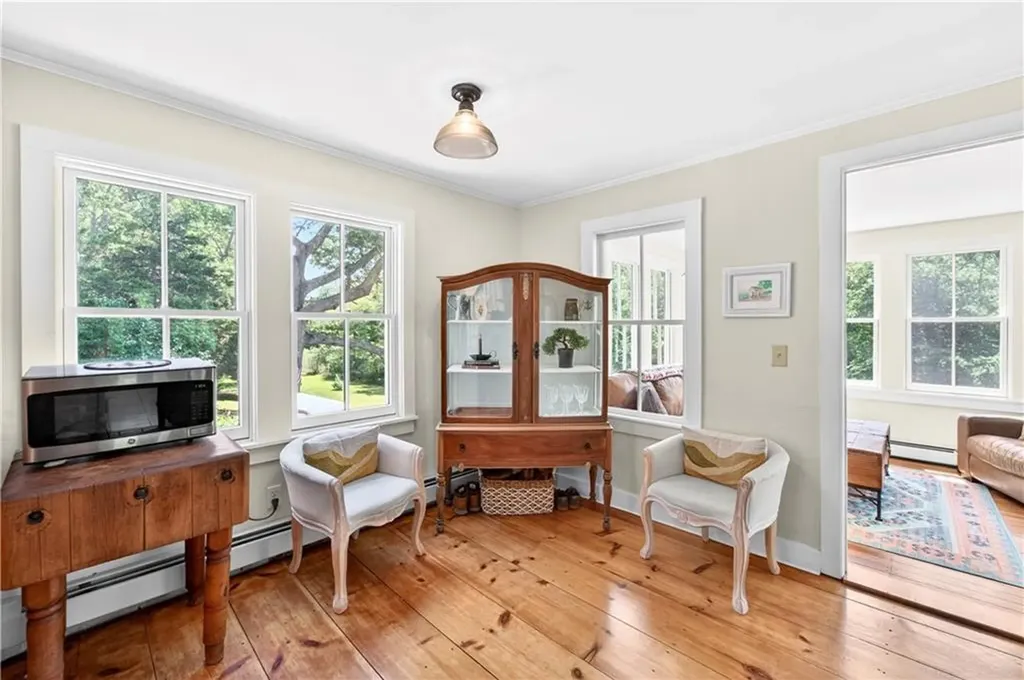 108 Oak Street Hopkinton RI 02804