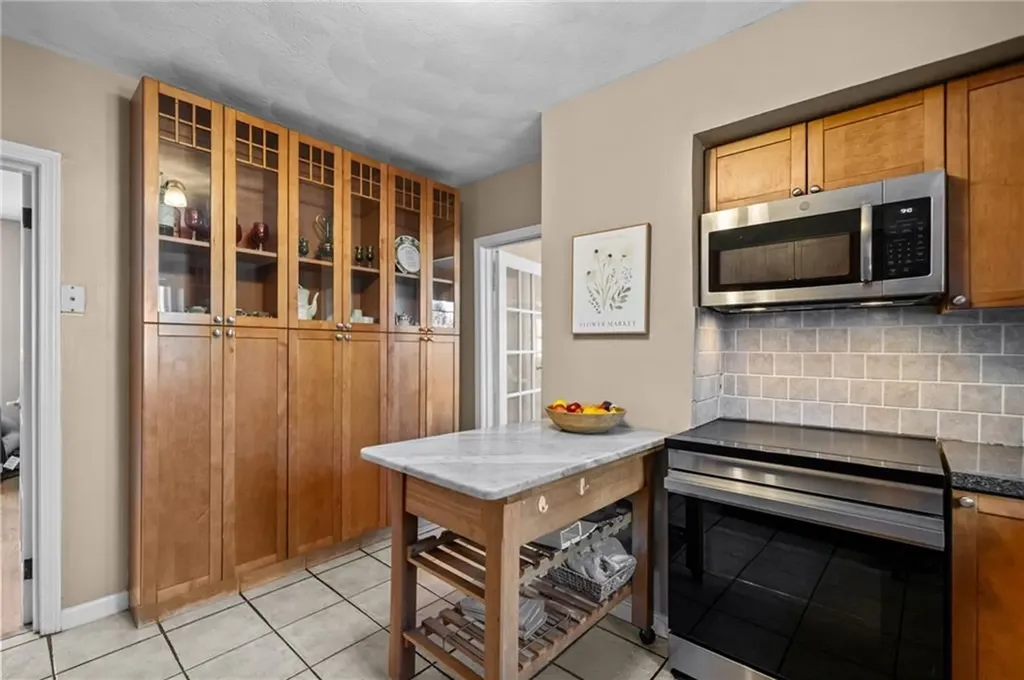 10 Denver Avenue Cranston RI 02905