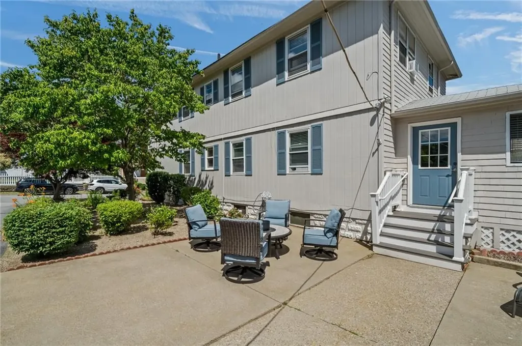 10 Denver Avenue Cranston RI 02905