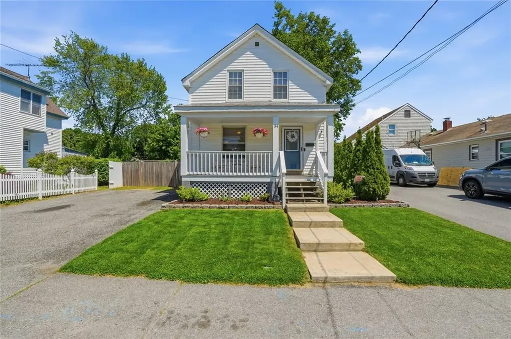34 Lake Avenue Barrington RI 02806