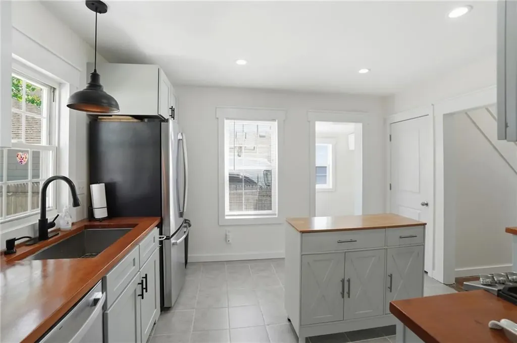 34 Lake Avenue Barrington RI 02806