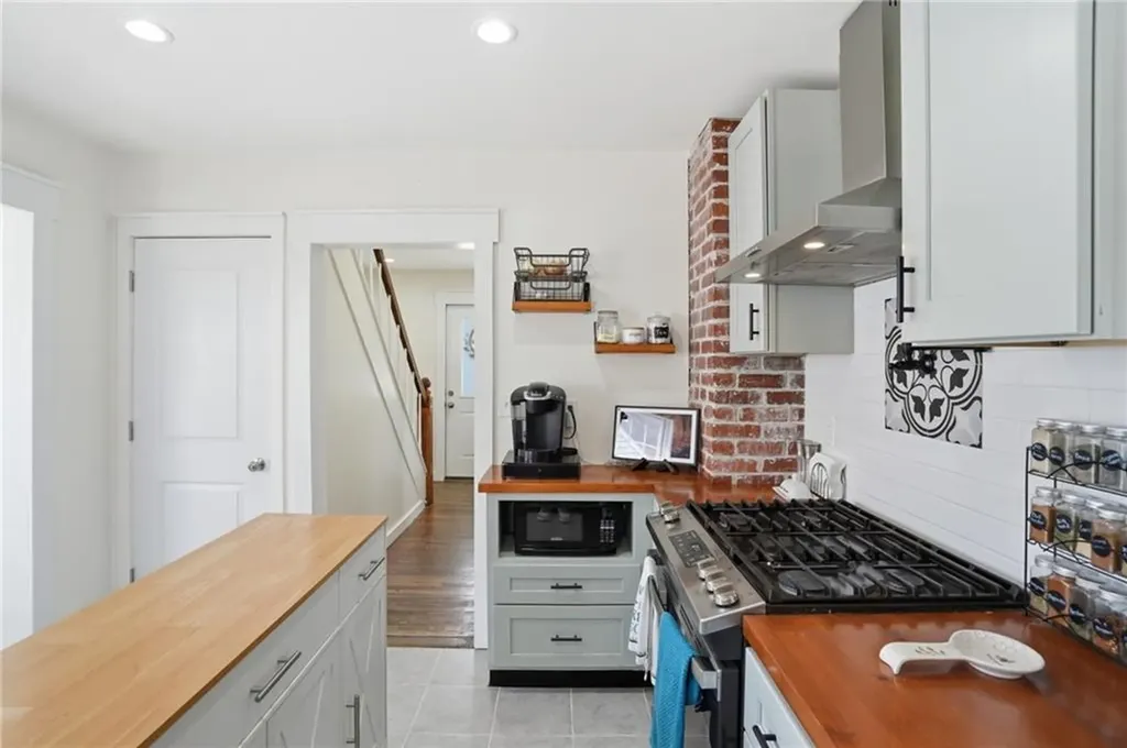 34 Lake Avenue Barrington RI 02806
