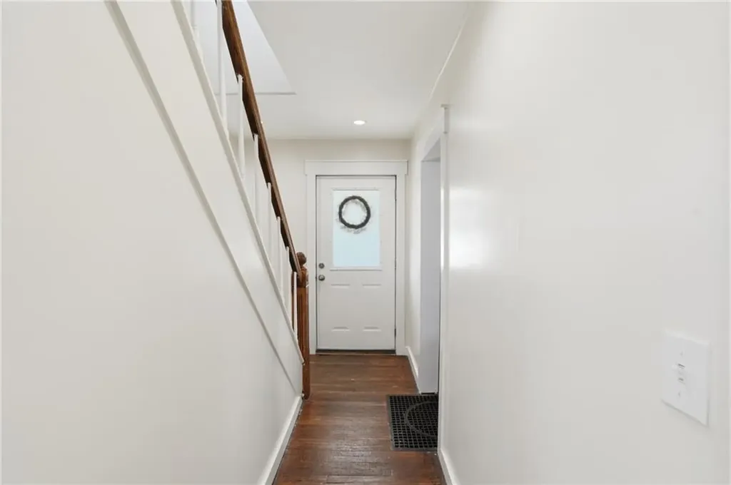 34 Lake Avenue Barrington RI 02806