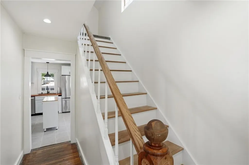 34 Lake Avenue Barrington RI 02806