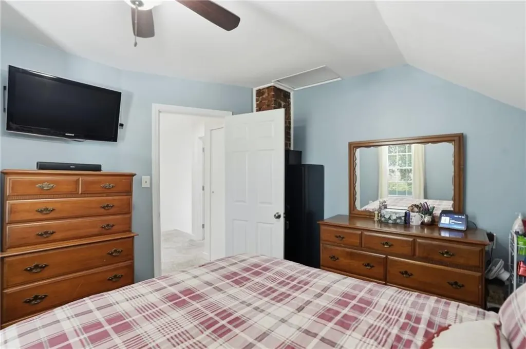 34 Lake Avenue Barrington RI 02806