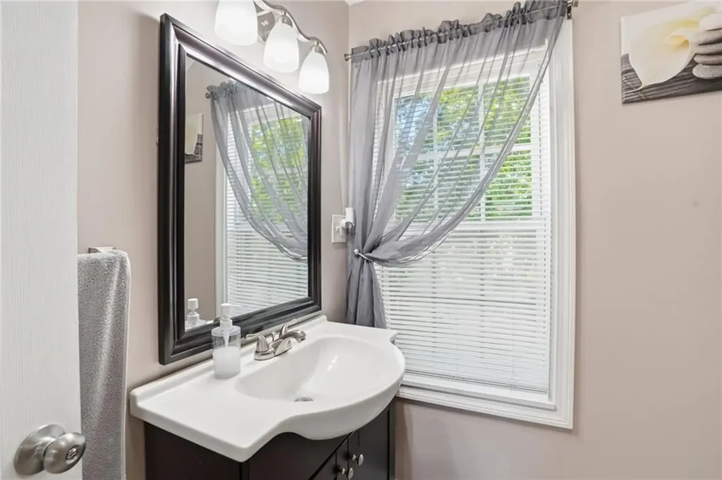 34 Lake Avenue Barrington RI 02806