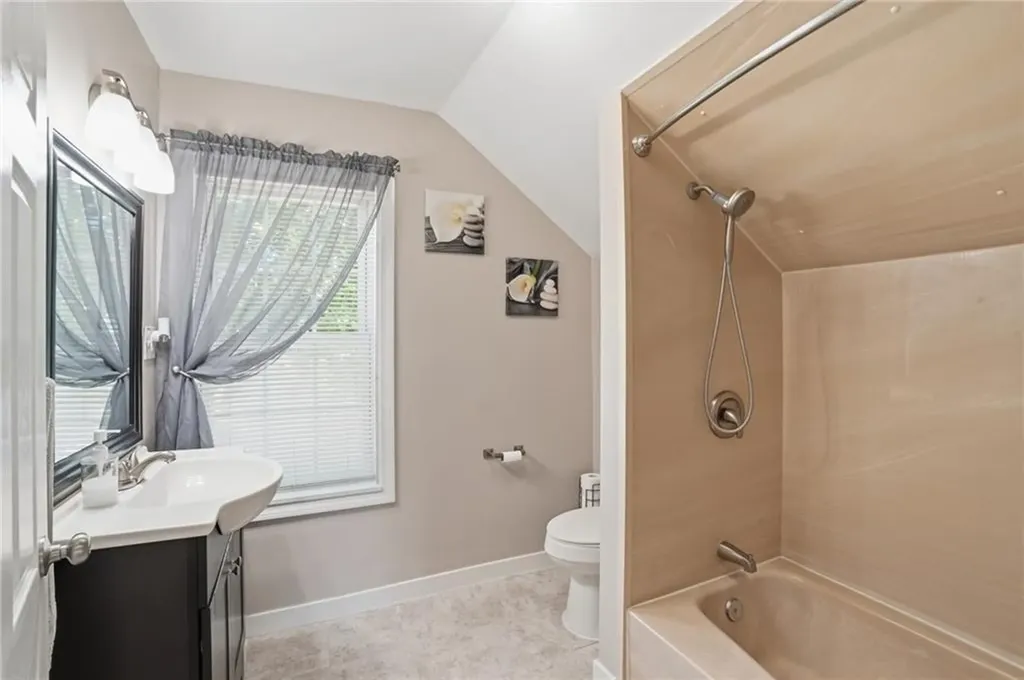 34 Lake Avenue Barrington RI 02806