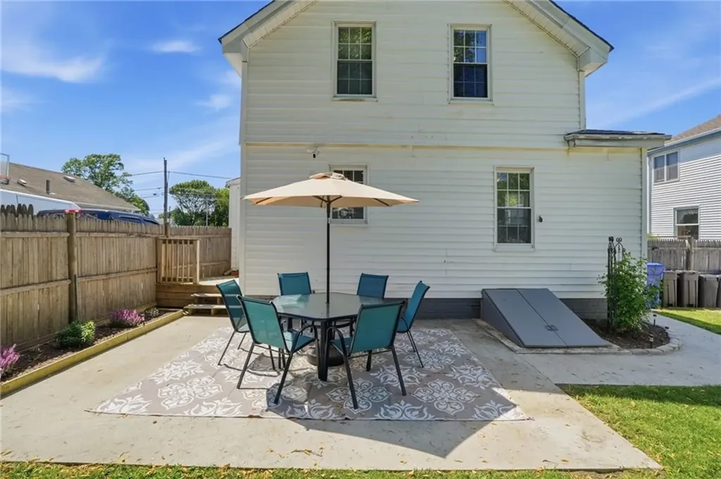 34 Lake Avenue Barrington RI 02806
