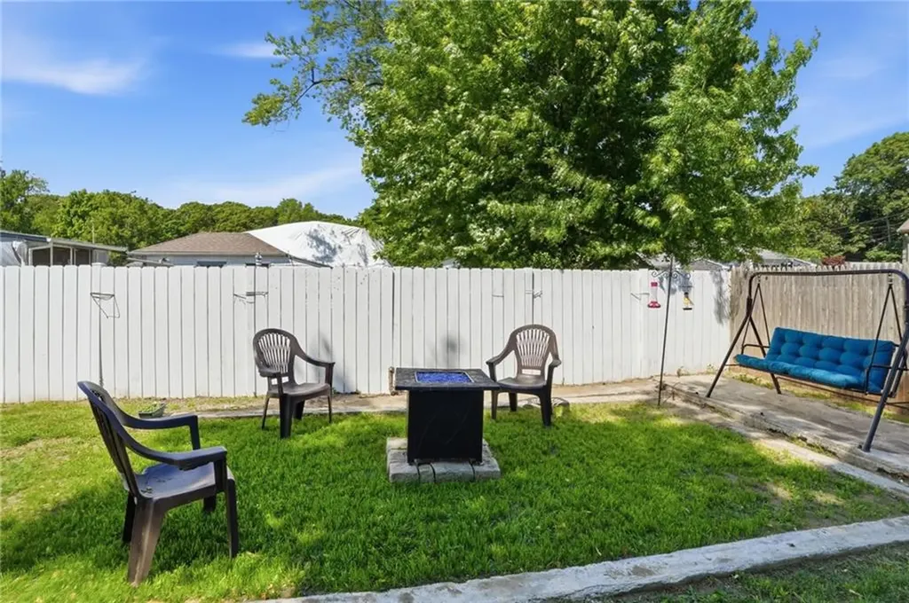 34 Lake Avenue Barrington RI 02806