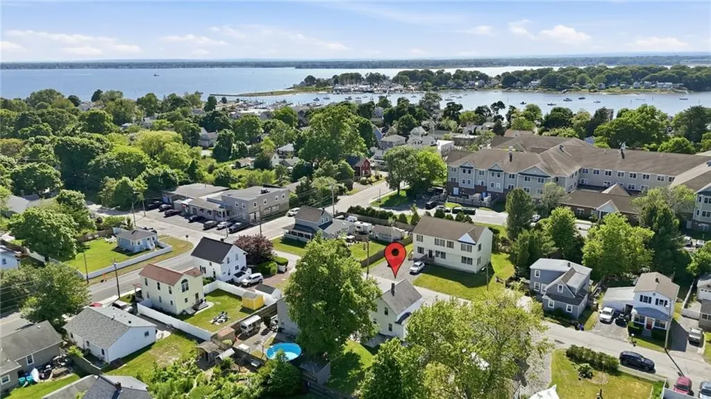 34 Lake Avenue Barrington RI 02806