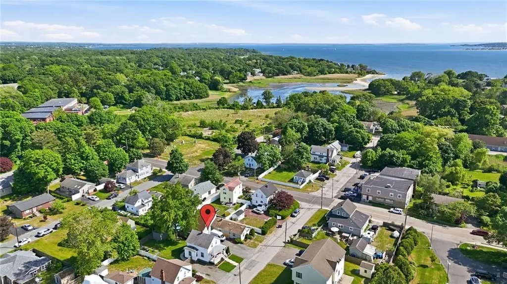 34 Lake Avenue Barrington RI 02806