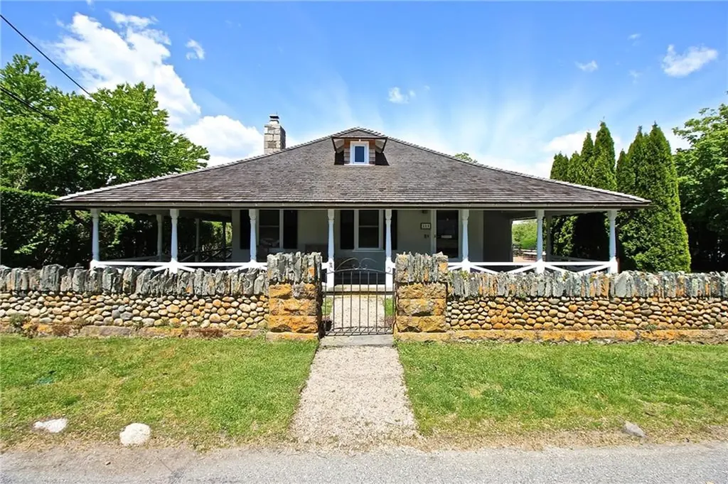 215 Coggeshall Avenue Newport RI 02840