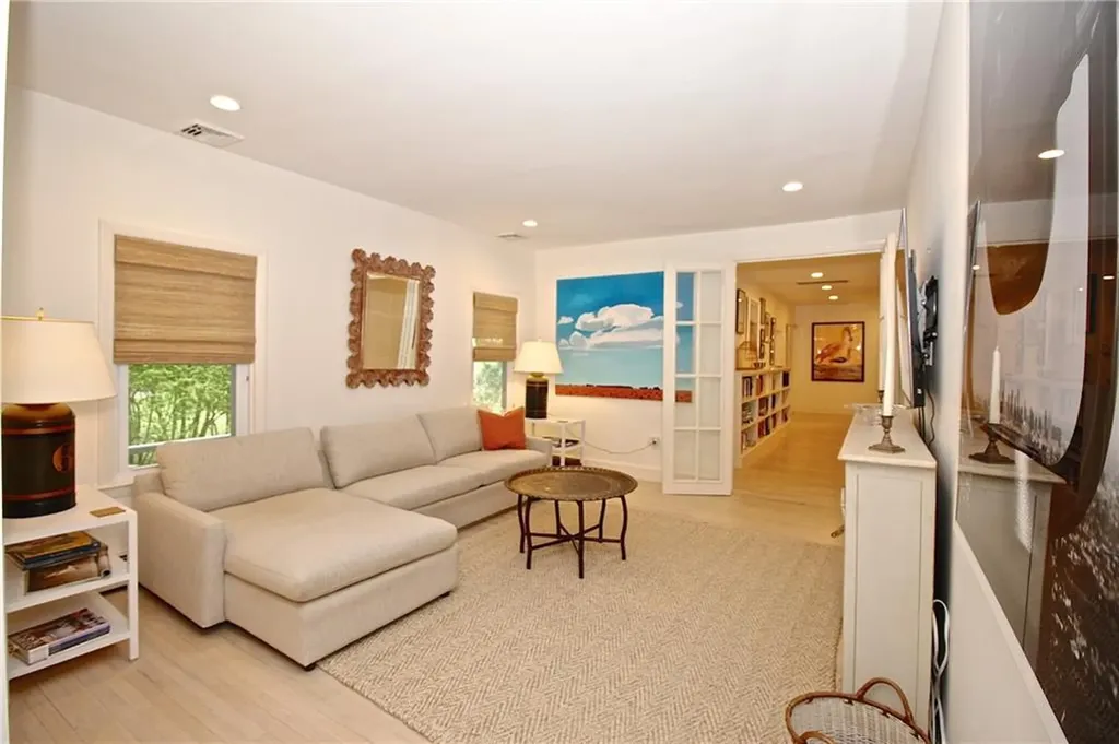 215 Coggeshall Avenue Newport RI 02840